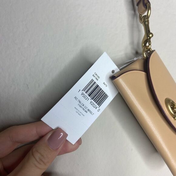 NWT Coach Turnlock Tan Card Case Holder Wristlet - Picture 4 of 7